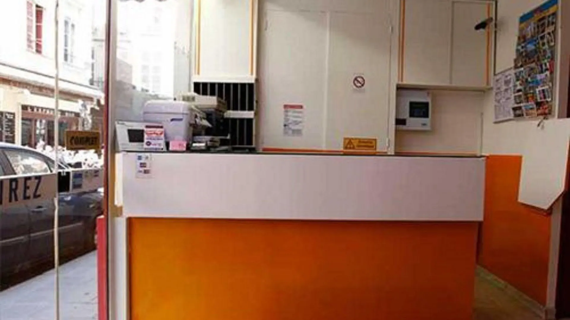 Du Pont Neuf Hotel *